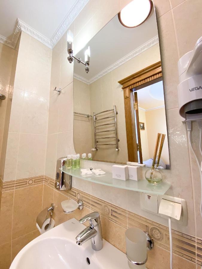 Петрос Family Hotel Yaremche Bilik gambar