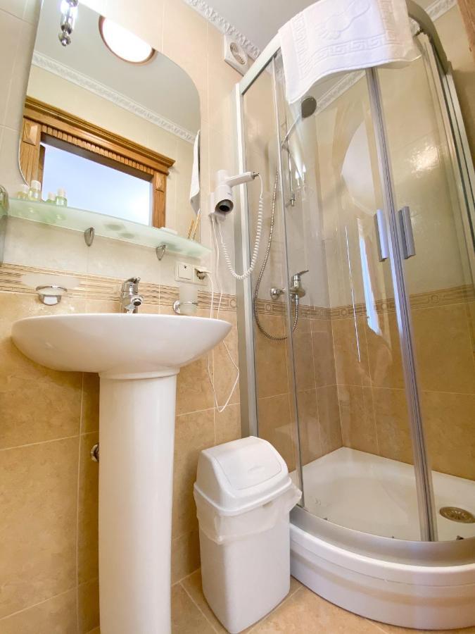 Петрос Family Hotel Yaremche Bilik gambar